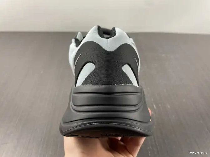 hype Boost Yeezy 700 Adidas Tint Blue MNVN GZ0711 0518